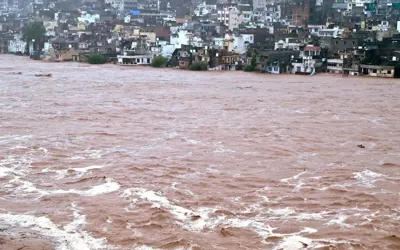 India's heavy rain trigger floods and landslides, 30 killed