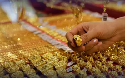 Gold price drops by Rs5, 900 per tola in Pakistan