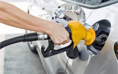 Good News for Pakistanis: Major drop expected in Petrol and Diesel from August 1