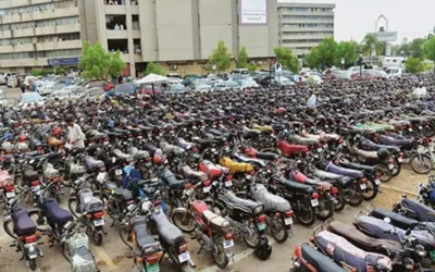 Karachi rejoices! Free parking near shopping centres till Eid