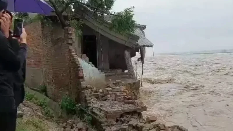 21 killed, 32 others injured in heavy rains across KP