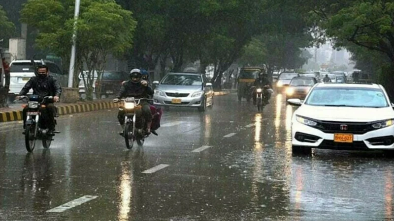 Weather Update: Karachi starts the day with light rain