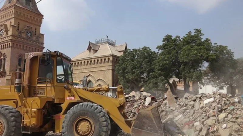 SC orders removal of encroachments from roads, footpaths of country