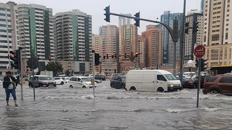 UAE Meteorological Department issues heavy rain warning