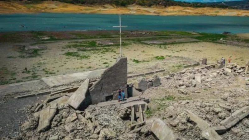 Philippines dam's drought emerges the 300-year-old town