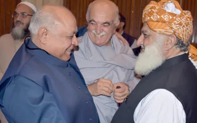 Achakzai seeks support from JUI-F chief