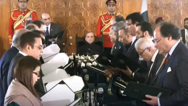 President administers oath to 19-member federal cabinet