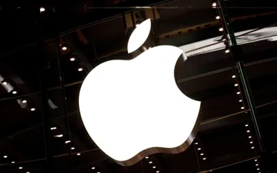 iPhone Flip being scrapped? Analysts say yes, but not all is lost
