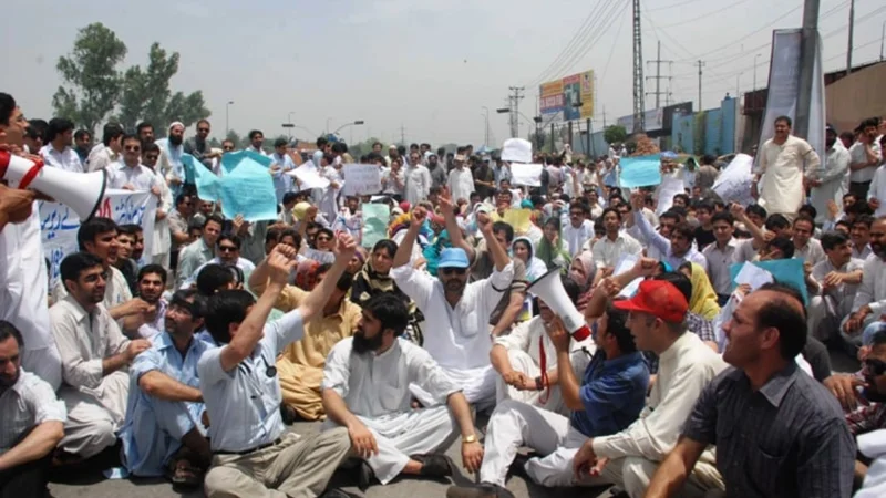 Doctors, paramedics observed complete strike in Pindi hospitals