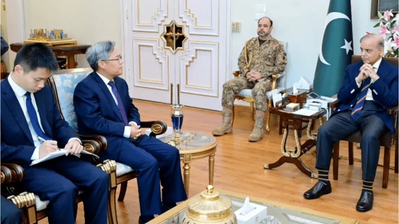 PM Shehbaz meets ‘Gulf country Ambassadors’ to address rising Pak-India conflict