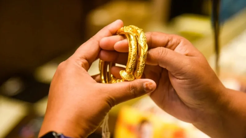 Gold price jumps again in Pakistan
