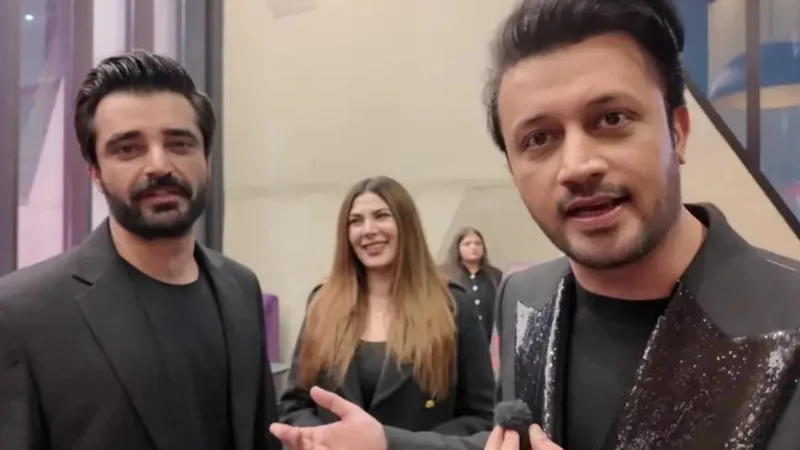 Atif Aslam shares heartwarming anecdote about Hamza Ali Abbasi from their Hajj trip