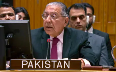 Pakistan urges Israel to withdraw from Lebanon, Syria