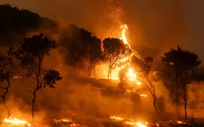 Massive wildfire near Los Angeles reaches 9,400 acres