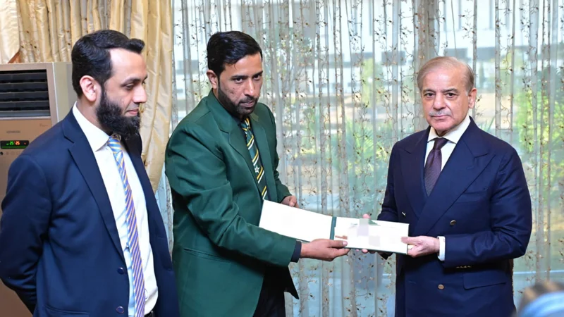 PM lauds Pakistani players for winning global championships