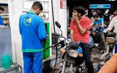 Govt increases petrol by Rs1, diesel by Rs7 per litre