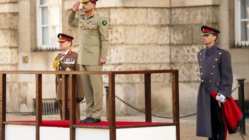 COAS arrives in UK to participate in 7th Regional Stabilization Conference