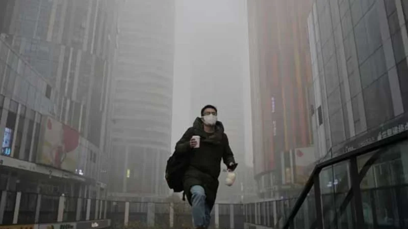 China vows to eliminate severe air pollution this year