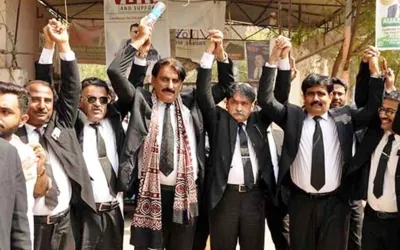 Hyderabad lawyers end protest after transfer of SSP