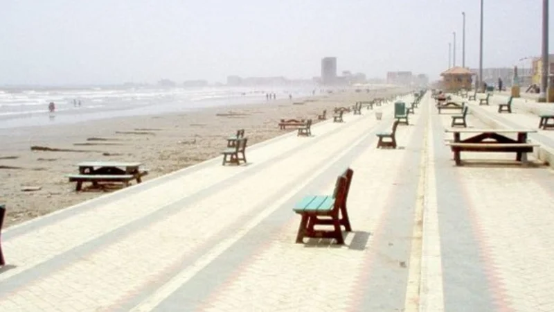 Mercury likely to hit 38 Celsius today in Karachi