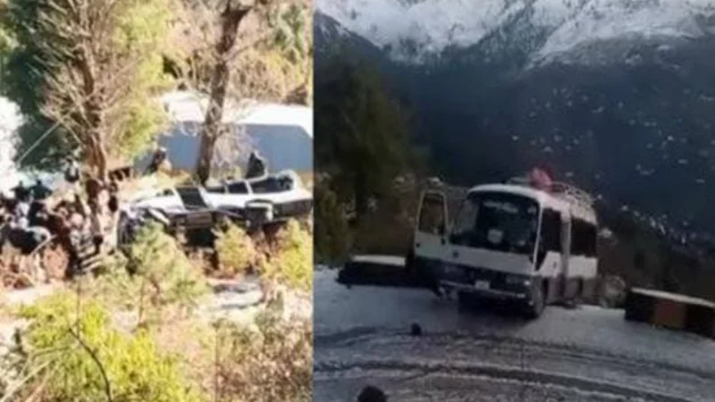 Four people die as passenger coach plunges into ravine in Azad Kashmir