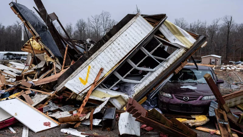 At least 33 dead as tornadoes ravage central US