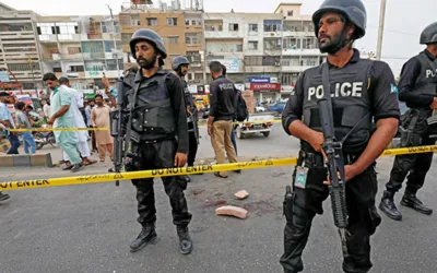 Three policemen injured in cracker attack in Karachi