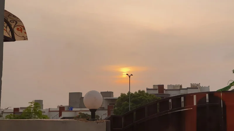 Karachi weather: Windy with scattered clouds hot temperatures