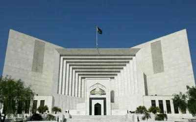 SC issues show-cause notice to TV channels for airing Vawda’s presser