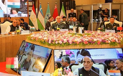 India's top diplomat urges resolution of border issues with China