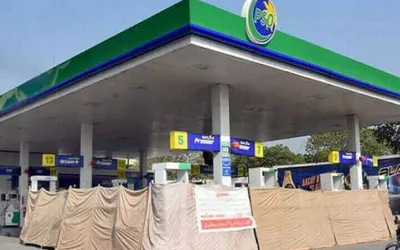 Government revokes advance tax on petroleum dealers after effective protest