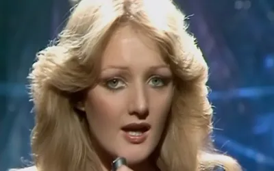 Bonnie Tyler wakes up from coma after emergency surgery in Portugal