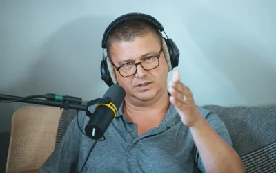 Who Is Phil Elwood? Personal to Professional Life Unveiled