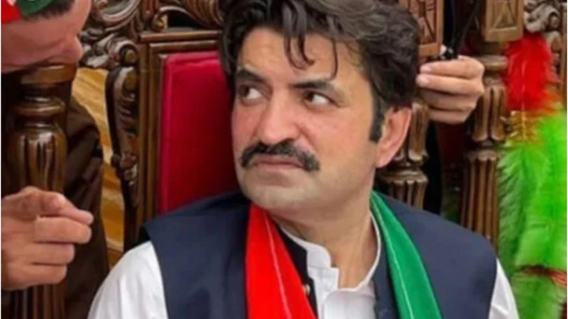 Court issues non-bailable arrest warrant of Sher Afzal Marwat