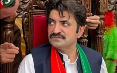 Court issues non-bailable arrest warrant of Sher Afzal Marwat