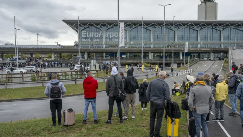 Franco-Swiss airport briefly evacuated due to bomb threat