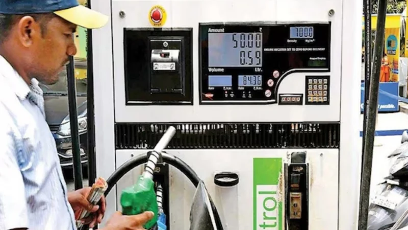 Petrol prices likely to fall in Pakistan