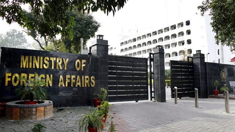 Pakistan, India exchange lists of prisoners