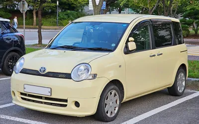 Toyota Sienta latest price in Pakistan 2024 & specifications