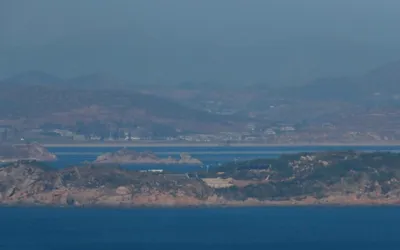 North Korea shell barrage alarms South, residents evacuated