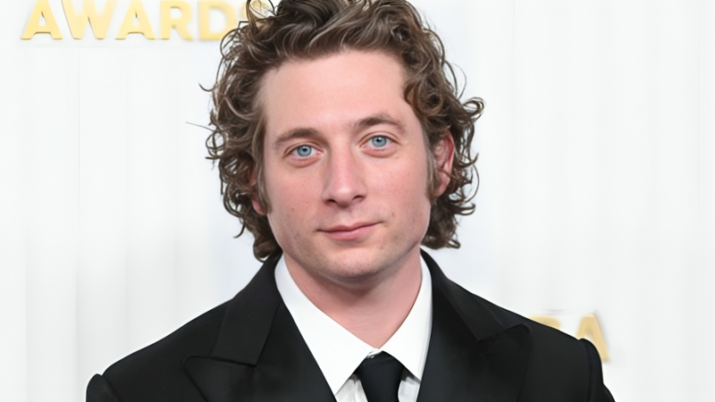 Jeremy Allen White