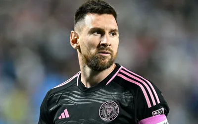 Lionel Messi named FIFA men's player of the year once again