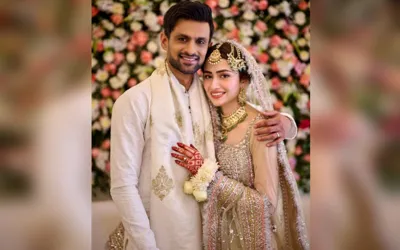 Shoaib Malik ties knot with popular actor Sana Javed