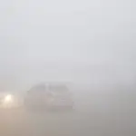 Lahore fog update: dense fog disrupts traffic in different areas