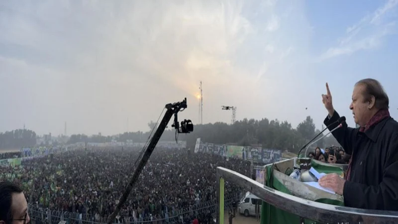 Nawaz accuses Imran of jeopardising Pakistan's integrity to save his rule