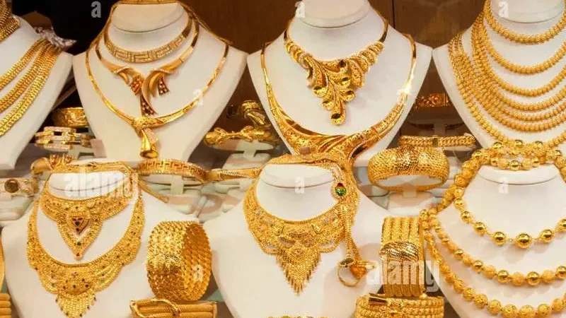 Gold price rises by Rs6900 per tola in Pakistan