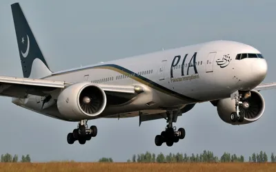 Finance Minister Aurngzeb discusses PIA fleet modernization with Boeing