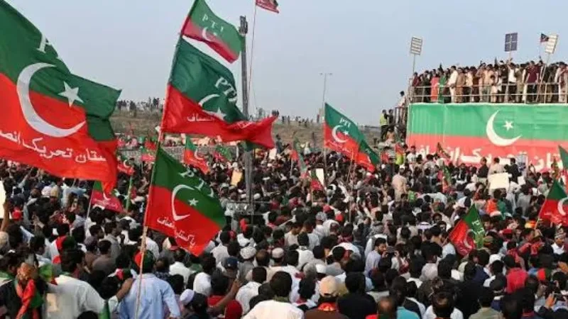 PTI postpones Islamabad long march until Oct 5, say sources