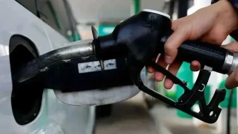 Federal govt raises petrol price, cuts diesel rate