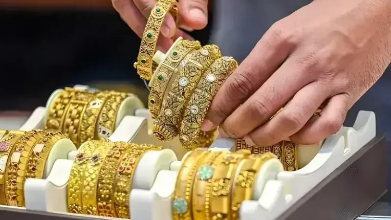 Major drop in gold price reported in Pakistan